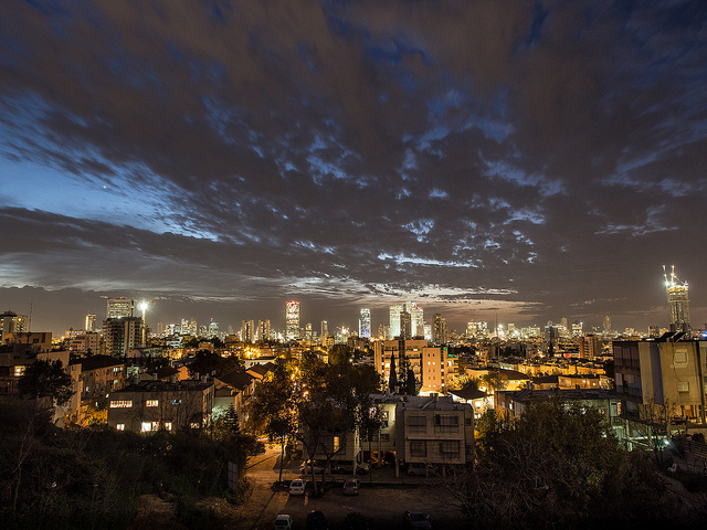 Kilátás az Azrieli Csillagvizsgálóból Tel-Avivban