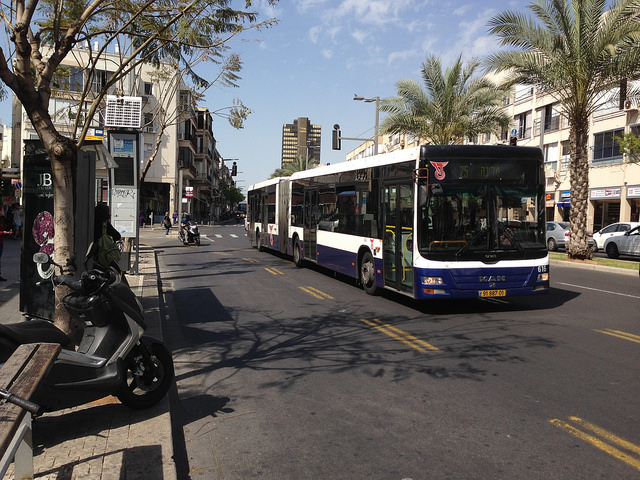 Busszal Tel-Avivban