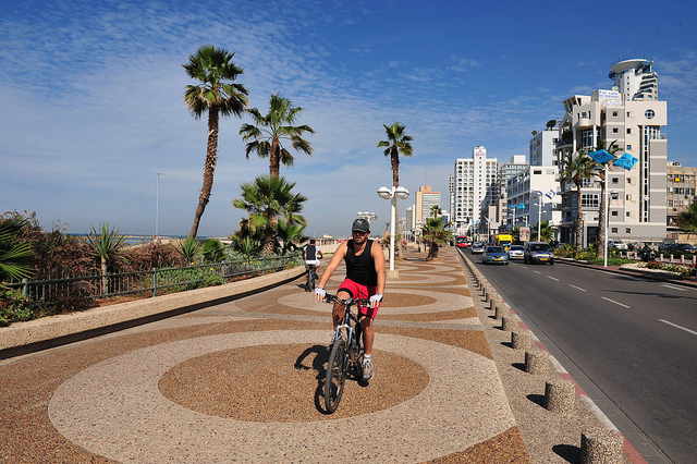 Kerékpárral Tel-Avivban